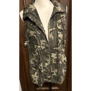 Active USA Olive Camo Utility Vest Hooded Sleeveless Jacket M Military Style